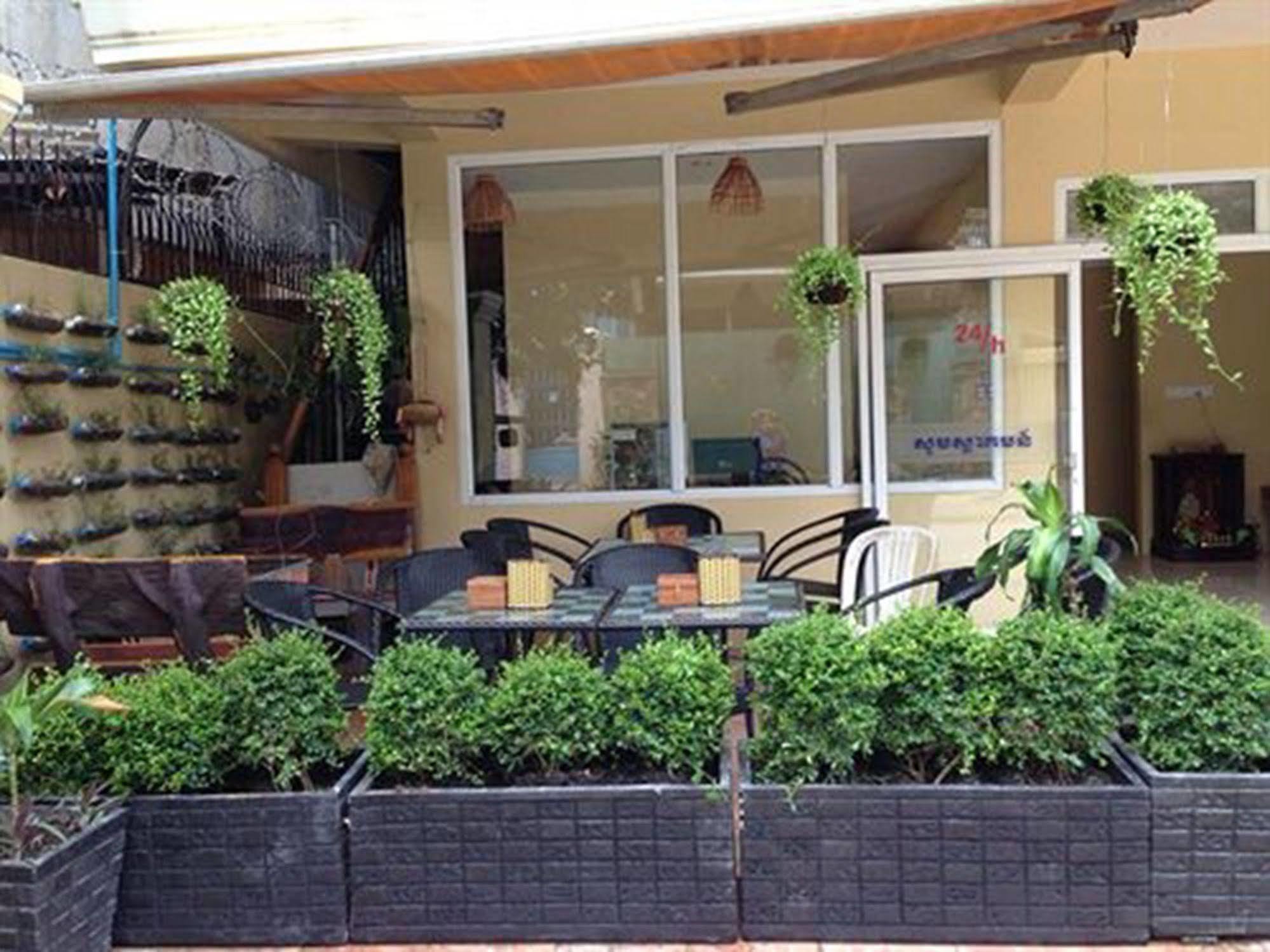 Homeland Guesthouse Phnom-Penh Buitenkant foto
