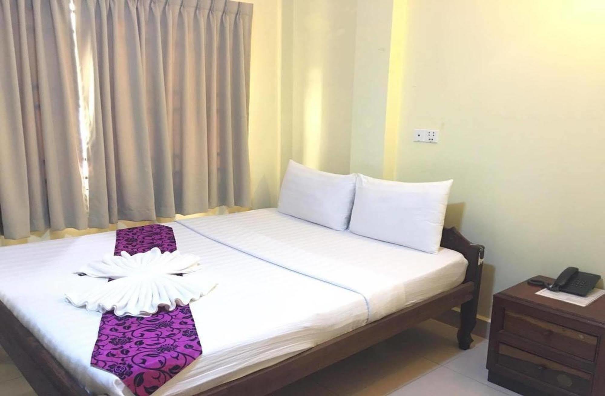 Homeland Guesthouse Phnom-Penh Buitenkant foto